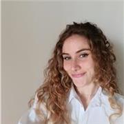 Diseñadora de interiores, con experiencia, amante del diseño y del arte. A personas que necesiten refuerzo y/o que tengan ganas.